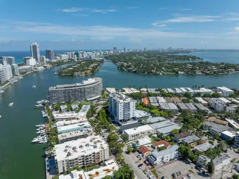 6900 Bay Drive Miami Beach FL 33141