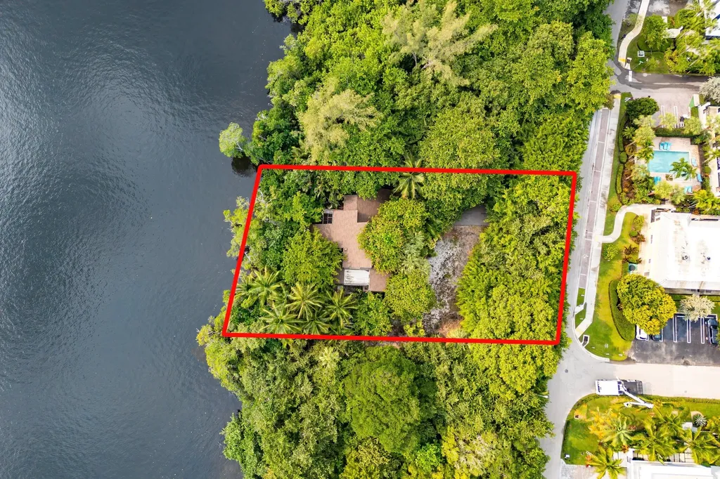 1001 Palm Trail Delray Beach FL 33483