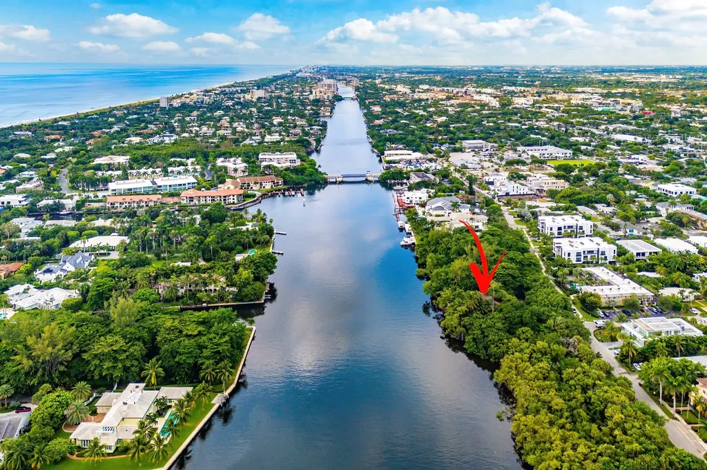 1001 Palm Trail Delray Beach FL 33483