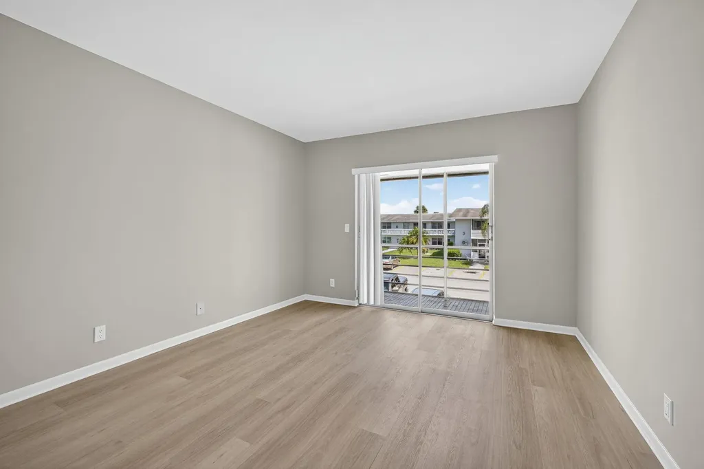 42 Easthampton B West Palm Beach FL 33417
