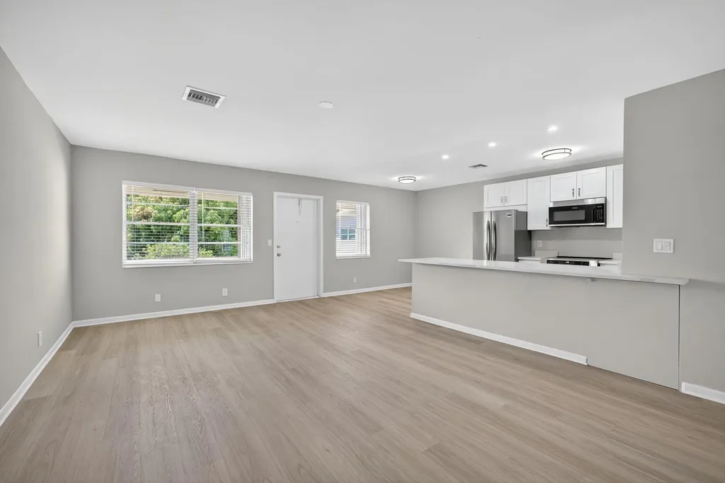 42 Easthampton B West Palm Beach FL 33417