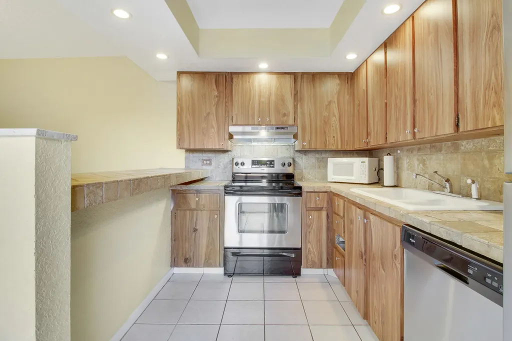 3900 County Line Road Tequesta FL 33469
