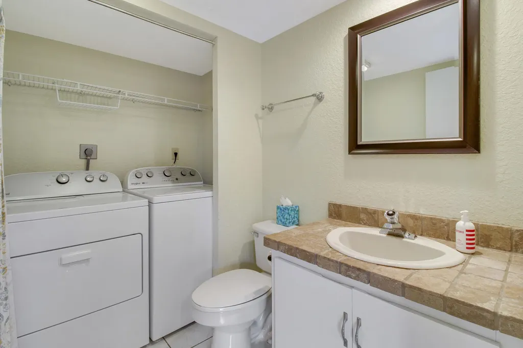 3900 County Line Road Tequesta FL 33469