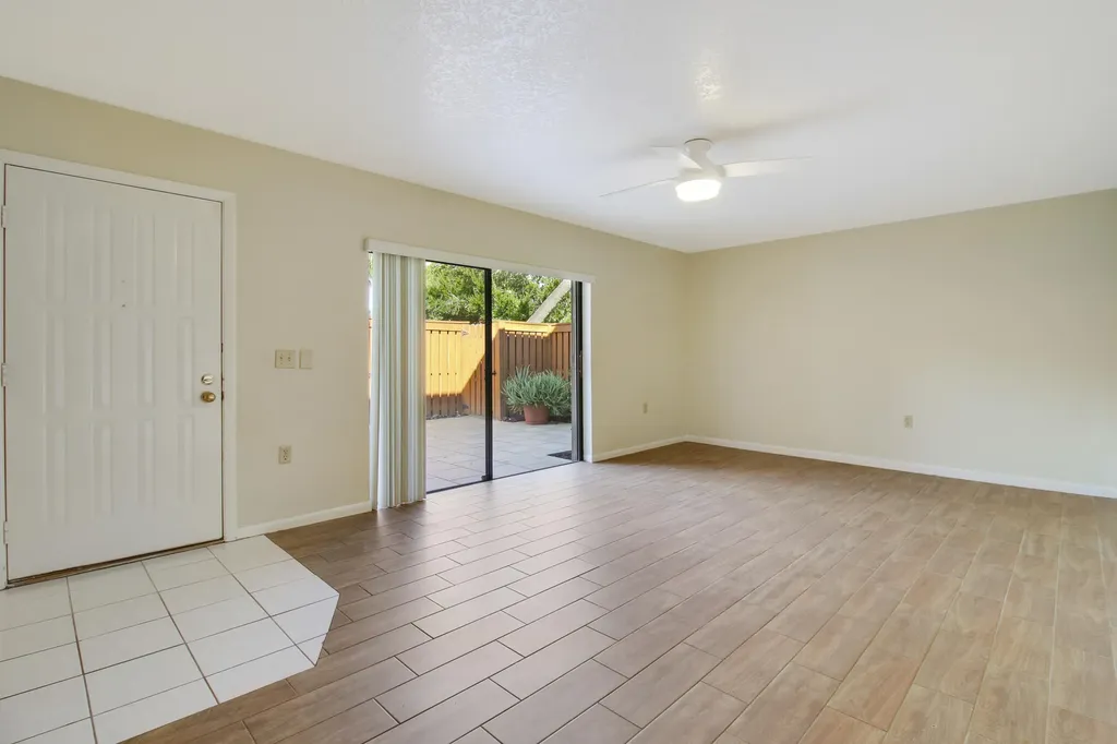 3900 County Line Road Tequesta FL 33469