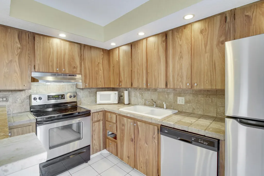 3900 County Line Road Tequesta FL 33469