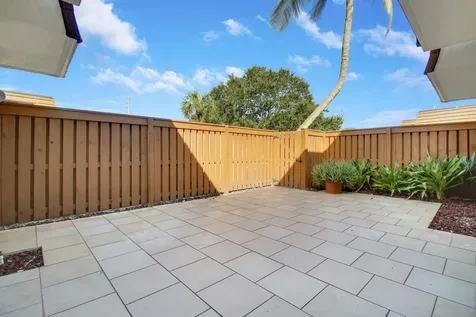 3900 County Line Road Tequesta FL 33469
