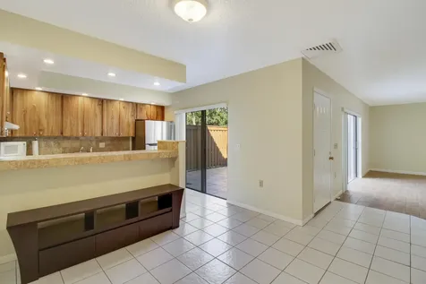 3900 County Line Road Tequesta FL 33469