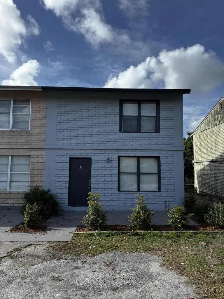 1641 W 27th Street Riviera Beach FL 33404
