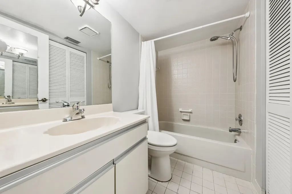 5040 Rose Hill Drive Boynton Beach FL 33437