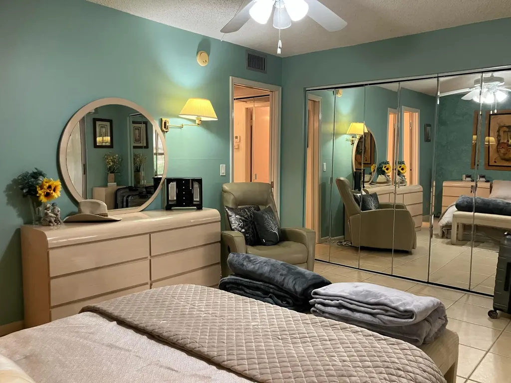 130 Southampton B West Palm Beach FL 33417