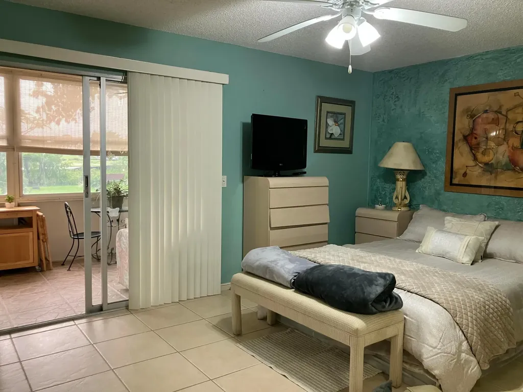 130 Southampton B West Palm Beach FL 33417