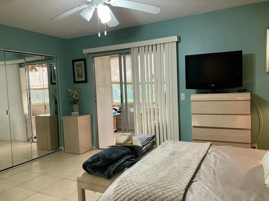 130 Southampton B West Palm Beach FL 33417