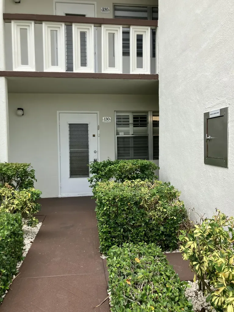 130 Southampton B West Palm Beach FL 33417