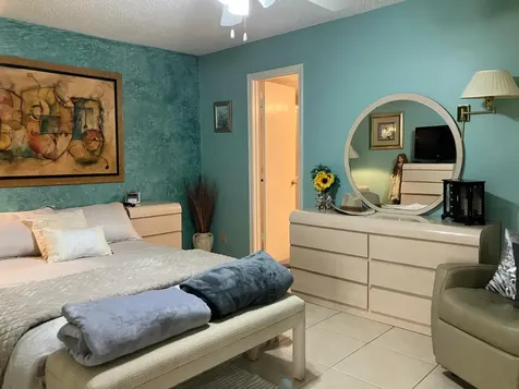 130 Southampton B West Palm Beach FL 33417