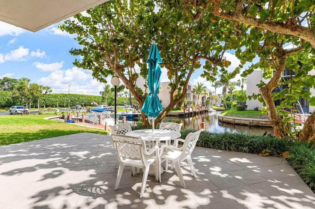 17 Royal Palm Way Boca Raton FL 33432