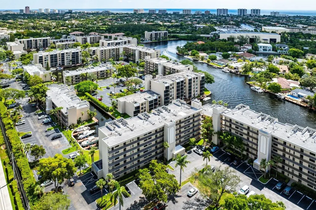 17 Royal Palm Way Boca Raton FL 33432