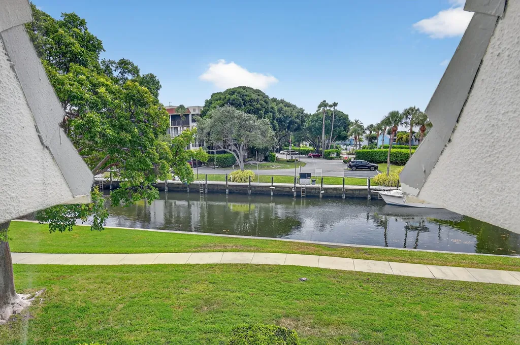 769 Jeffery Street Boca Raton FL 33487