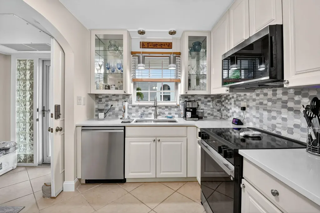 769 Jeffery Street Boca Raton FL 33487