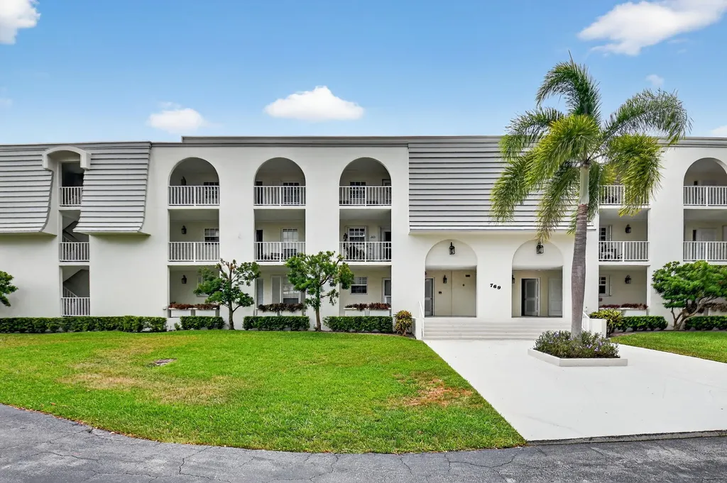 769 Jeffery Street Boca Raton FL 33487