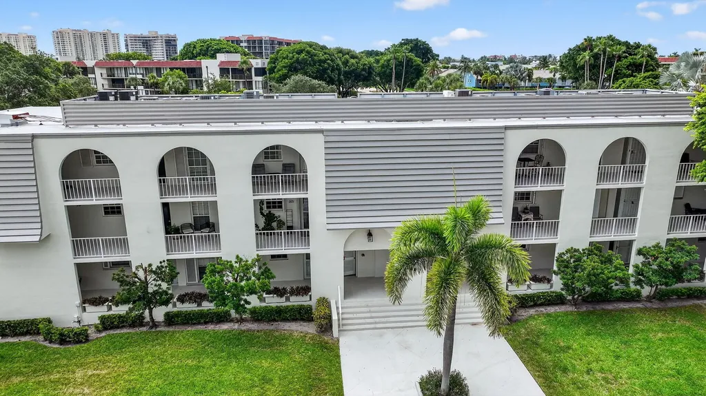 769 Jeffery Street Boca Raton FL 33487