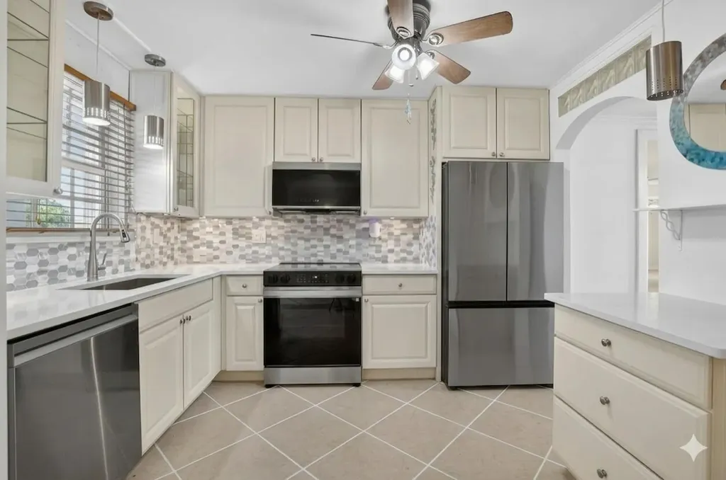 769 Jeffery Street Boca Raton FL 33487