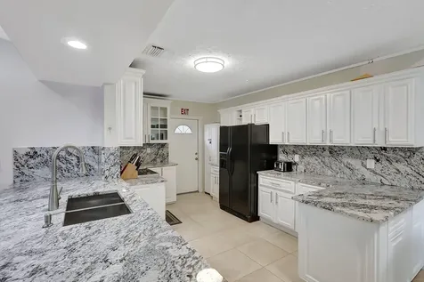 1541 SE Minorca Avenue Port St Lucie FL 34952