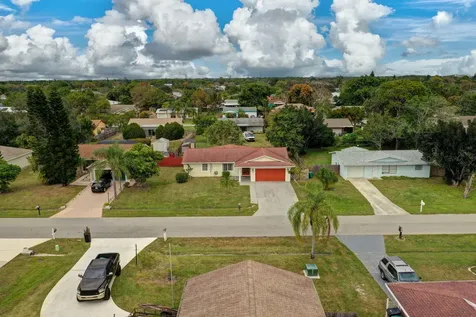 1541 SE Minorca Avenue Port St Lucie FL 34952