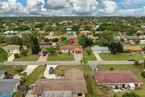 1541 SE Minorca Avenue Port St Lucie FL 34952