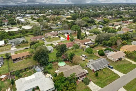 1541 SE Minorca Avenue Port St Lucie FL 34952