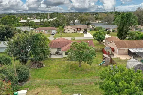 1541 SE Minorca Avenue Port St Lucie FL 34952