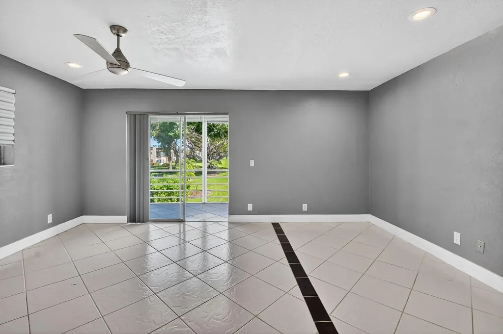 624 Flanders M Delray Beach FL 33484