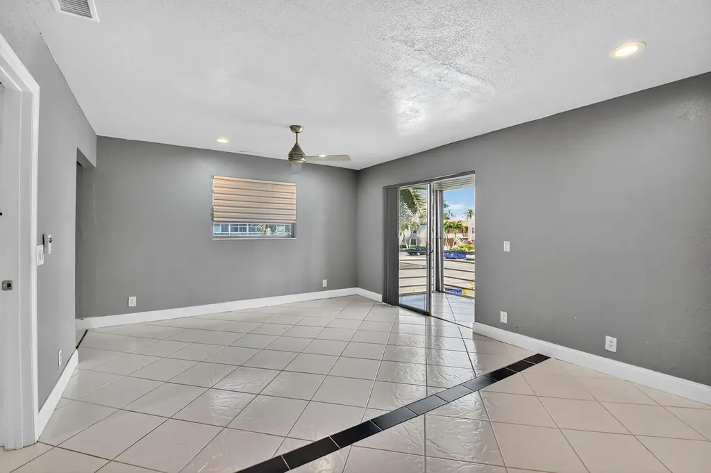 624 Flanders M Delray Beach FL 33484
