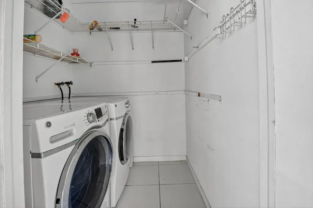 624 Flanders M Delray Beach FL 33484
