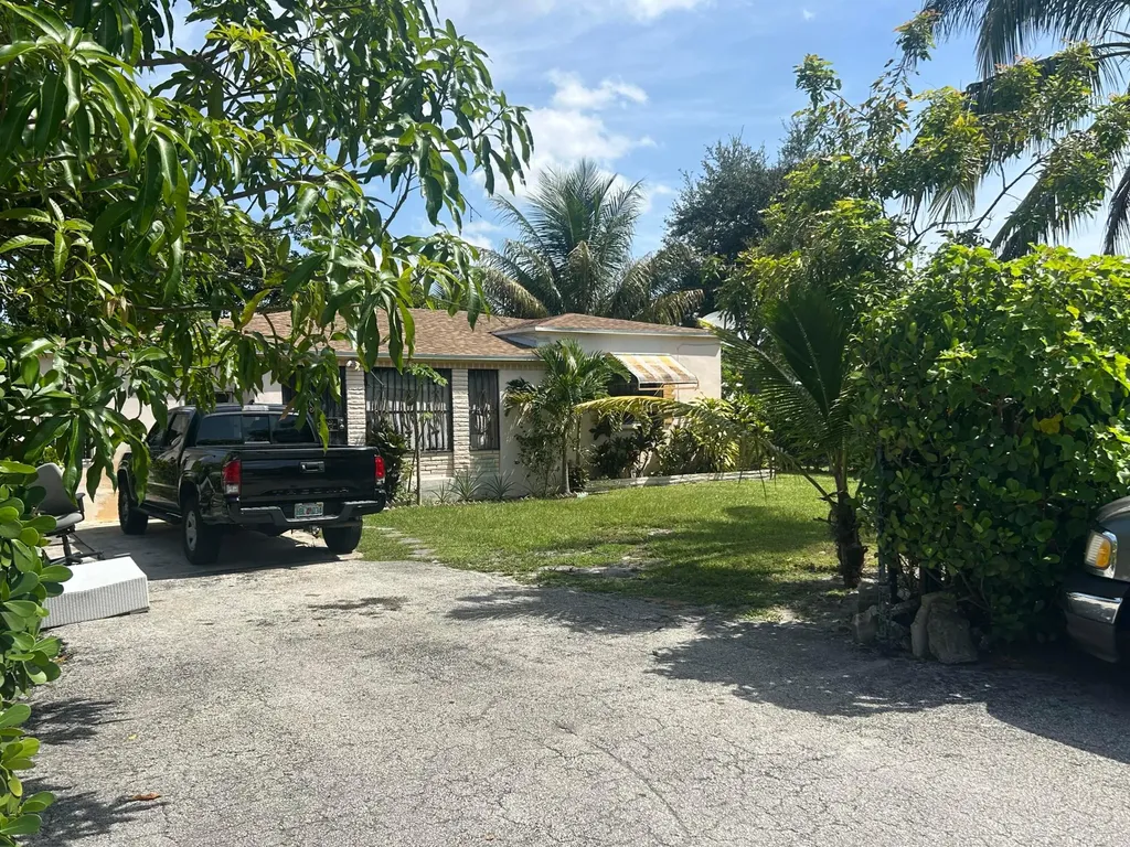 565 NW 143rd Street Miami FL 33168