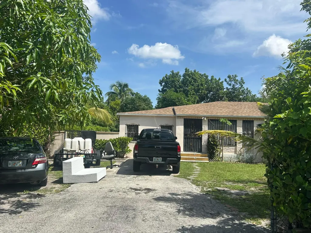 565 NW 143rd Street Miami FL 33168