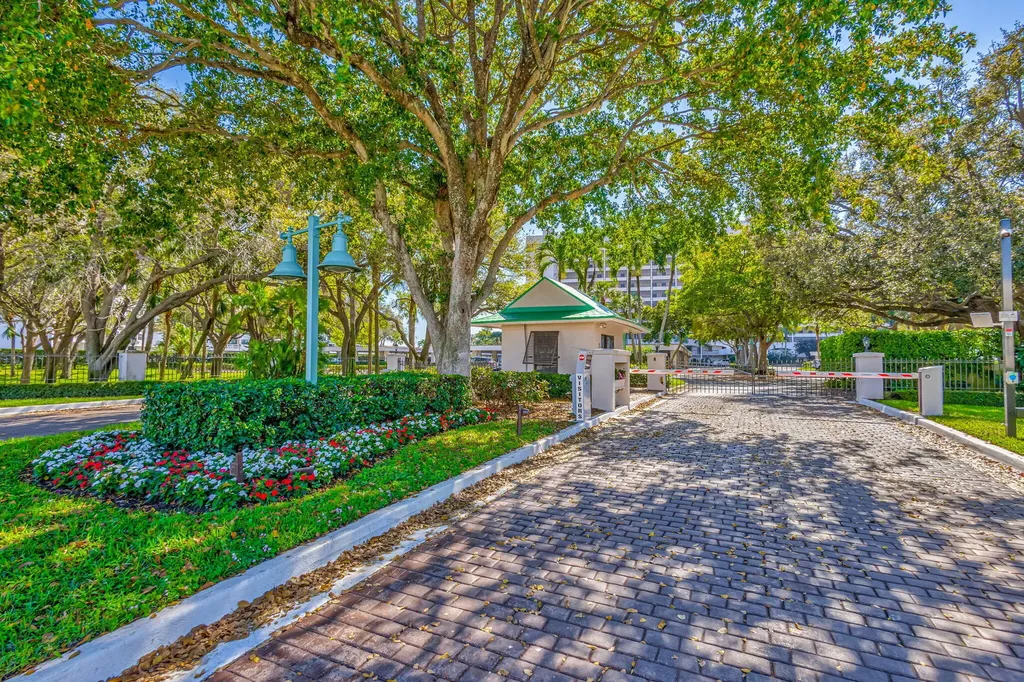 356 Golfview Road North Palm Beach FL 33408