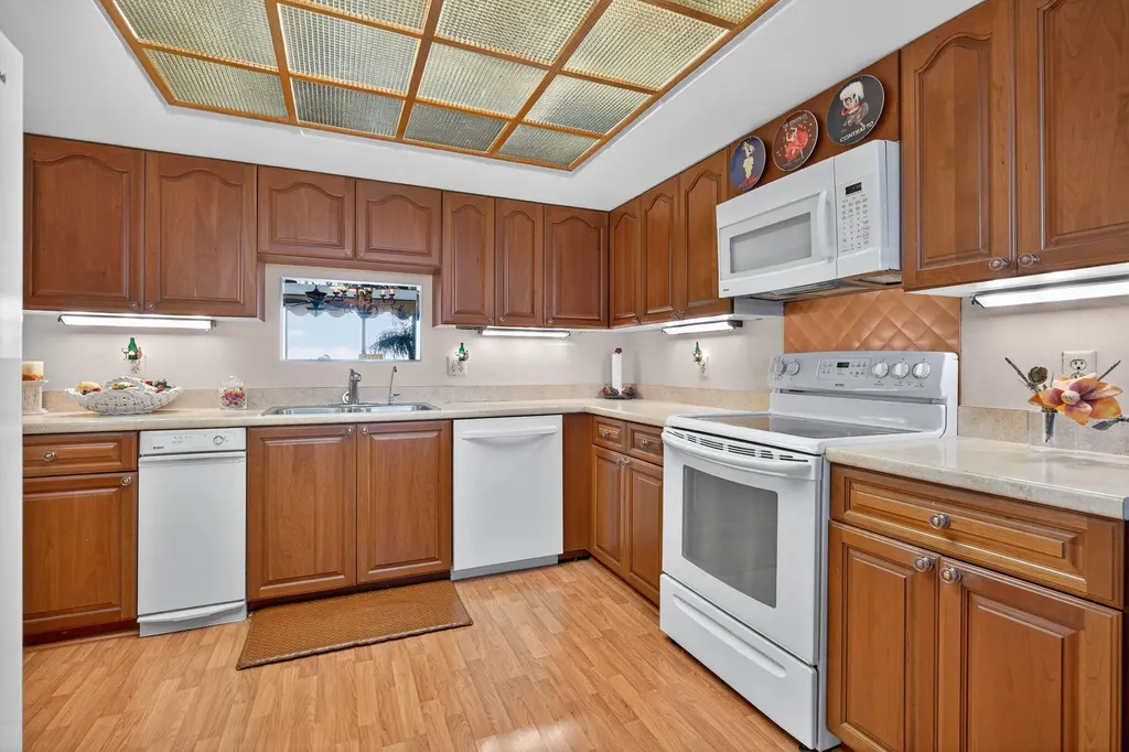 356 Golfview Road North Palm Beach FL 33408