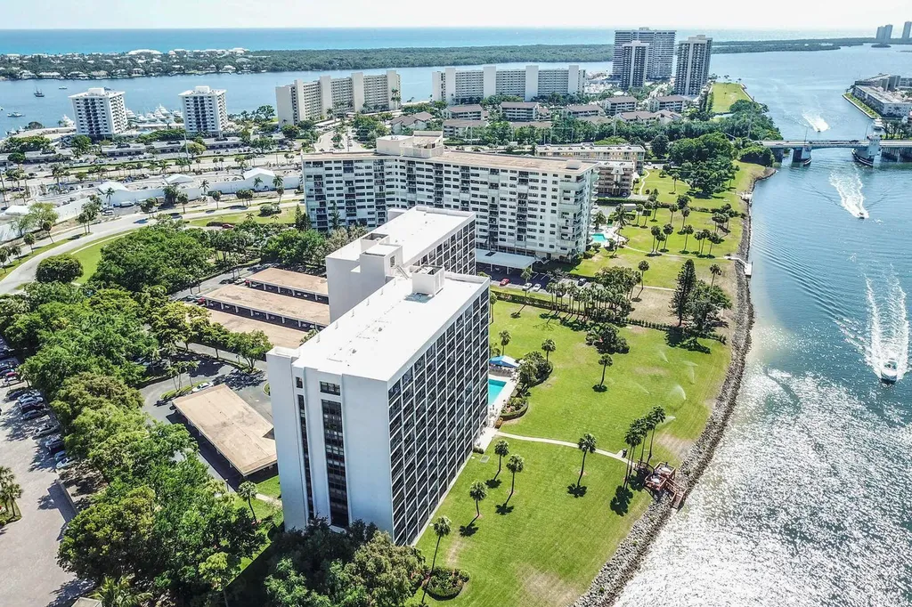 356 Golfview Road North Palm Beach FL 33408