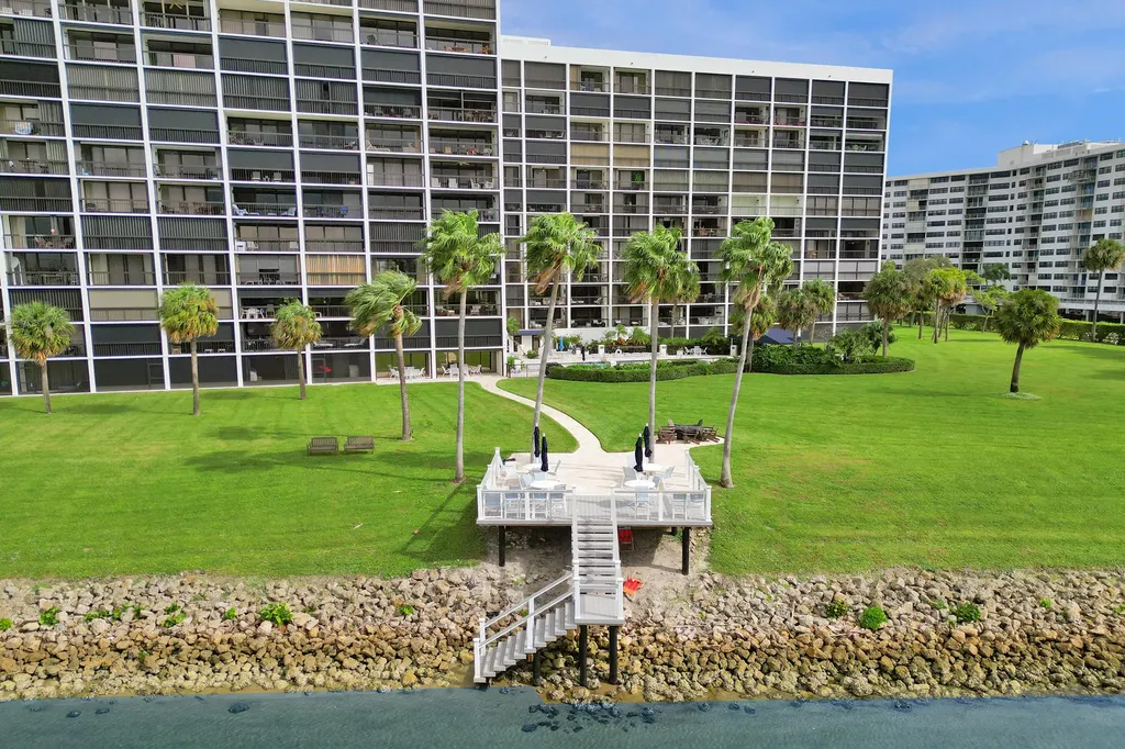 356 Golfview Road North Palm Beach FL 33408