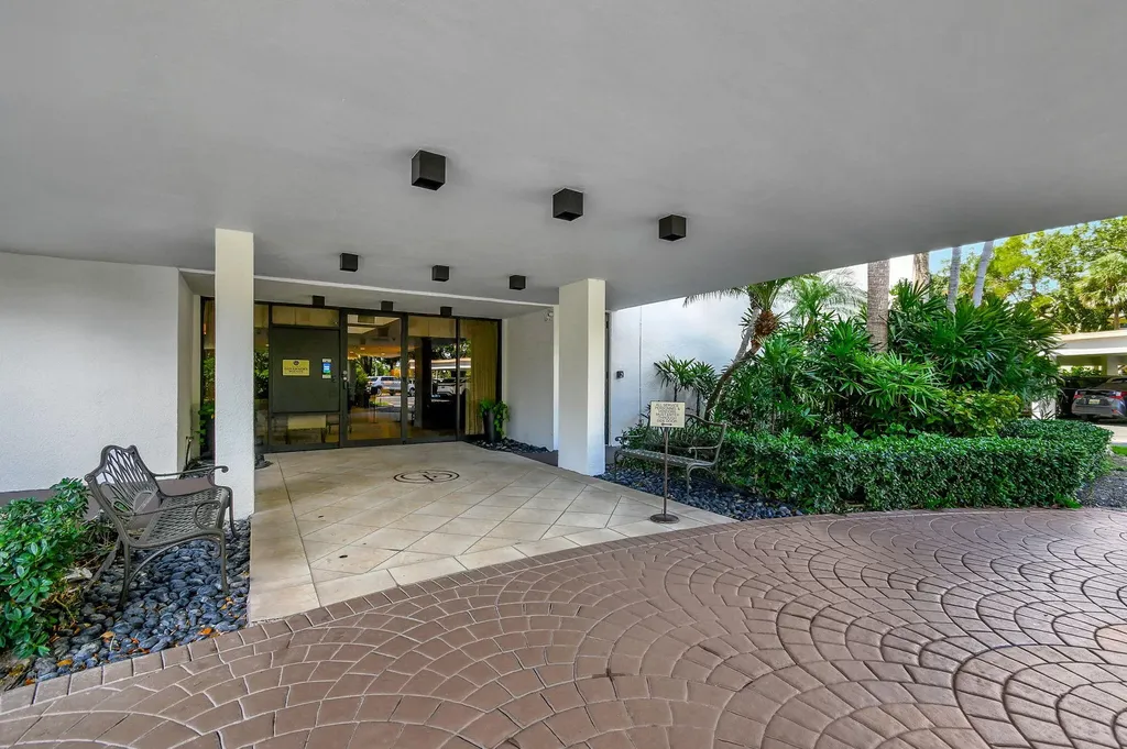 356 Golfview Road North Palm Beach FL 33408
