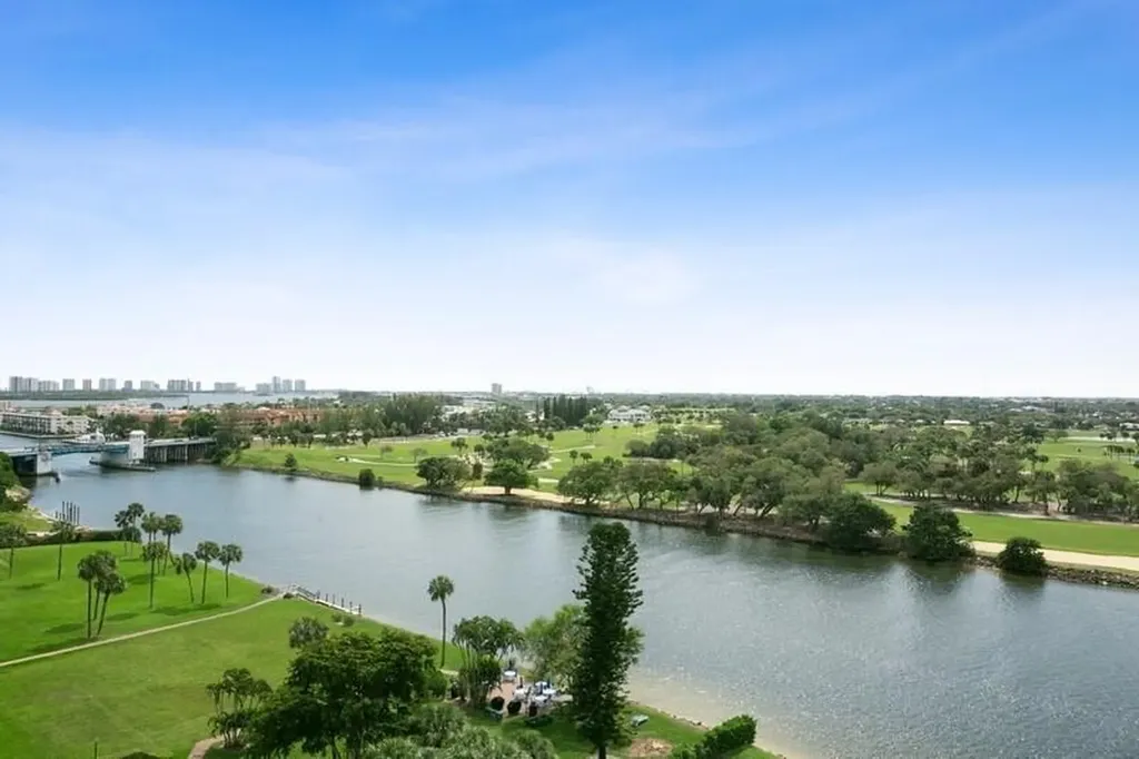 356 Golfview Road North Palm Beach FL 33408