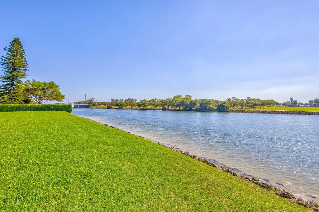 356 Golfview Road North Palm Beach FL 33408