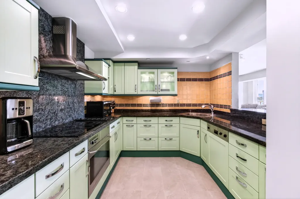 140 SE 5th Avenue Boca Raton FL 33432