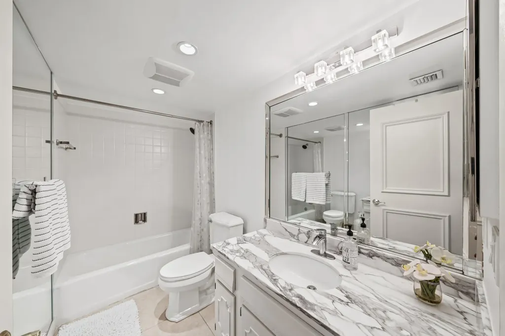 4301 N Ocean 0706 Boulevard Boca Raton FL 33431