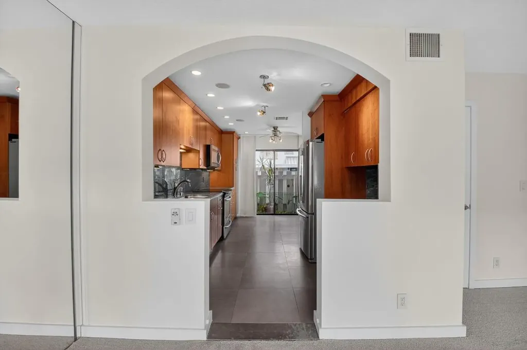 718 NE 12th Terrace Boynton Beach FL 33435
