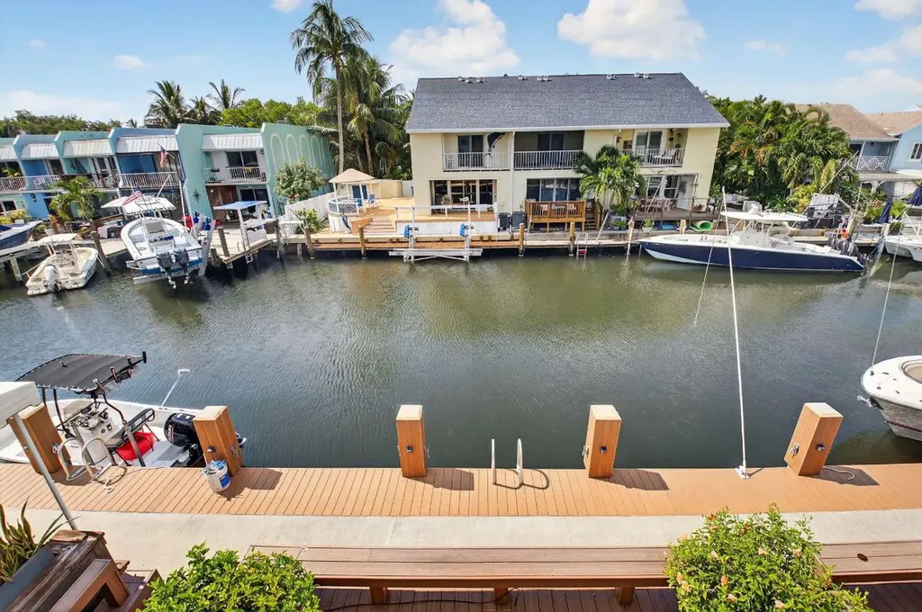 718 NE 12th Terrace Boynton Beach FL 33435