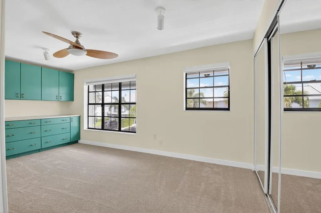 718 NE 12th Terrace Boynton Beach FL 33435