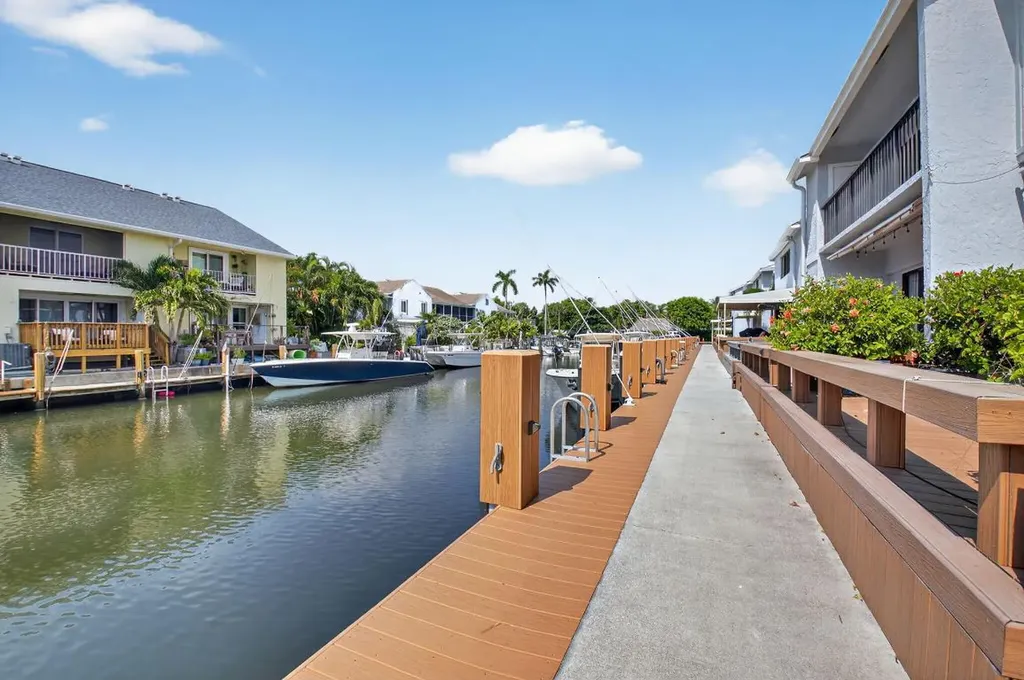 718 NE 12th Terrace Boynton Beach FL 33435