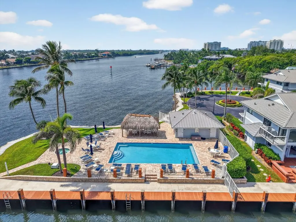 718 NE 12th Terrace Boynton Beach FL 33435