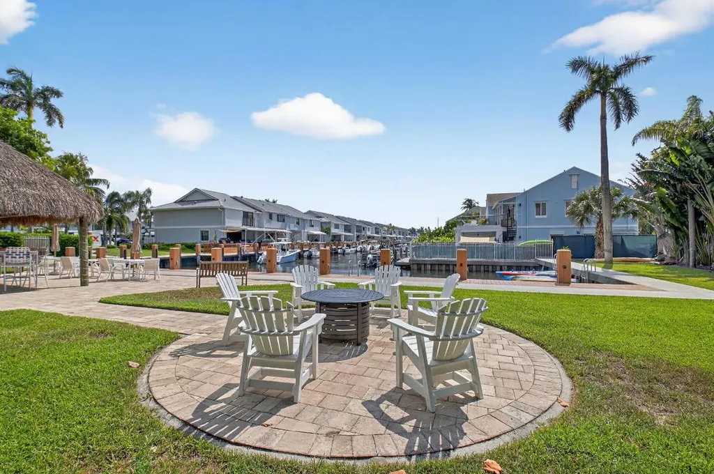 718 NE 12th Terrace Boynton Beach FL 33435